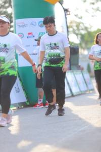 BIB: 
                            <button type="button" onclick="openModal(3652827)" class="btn btn-primary btn-sm float-right btn-popup" data-toggle="modal" data-target=".modal-high-quality">
                        <i class="fas fa-shopping-cart"></i> Add to Cart
                    </button>
                                            <button type="button" onclick="isThisMe(3652827, true)" class="btn btn-success btn-sm float-right btn-popup btn-isme hidden" data-toggle="tooltip" data-placement="bottom" title="นี่คือรูปของคุณใช่ไหม คลิกที่นี่เพื่อเอาเข้าอัลบั้ม">
                        <i class="fas fa-plus"></i> Add to album
                    </button>
                    <button type="button" onclick="isThisMe(3652827, false)" class="btn btn-warning btn-sm float-right btn-popup btn-isnotme hidden">
                        <i class="fas fa-ban"></i> Remove from album
                    </button>